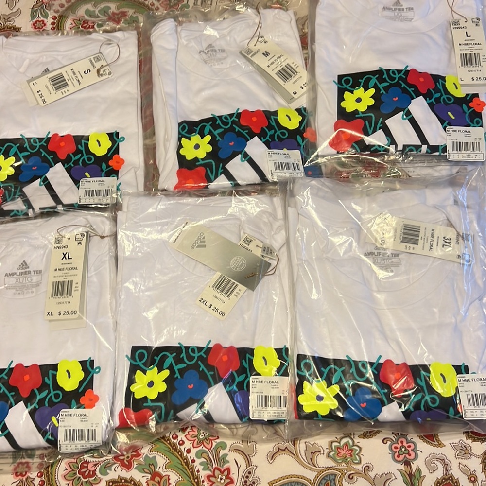 🆕 ADIDAS Uni Sex T-Shirt - Picture 7 of 7